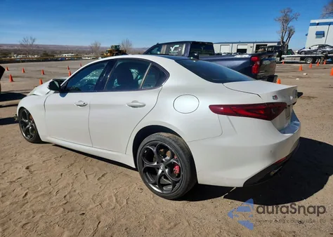 2018 Alfa Romeo Giulia Ti из США, поврежденный, VIN ZARFAECN5J7588164